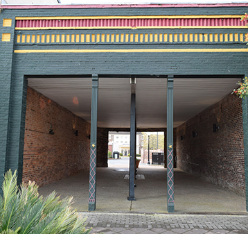 Downtown Dining Breezeway