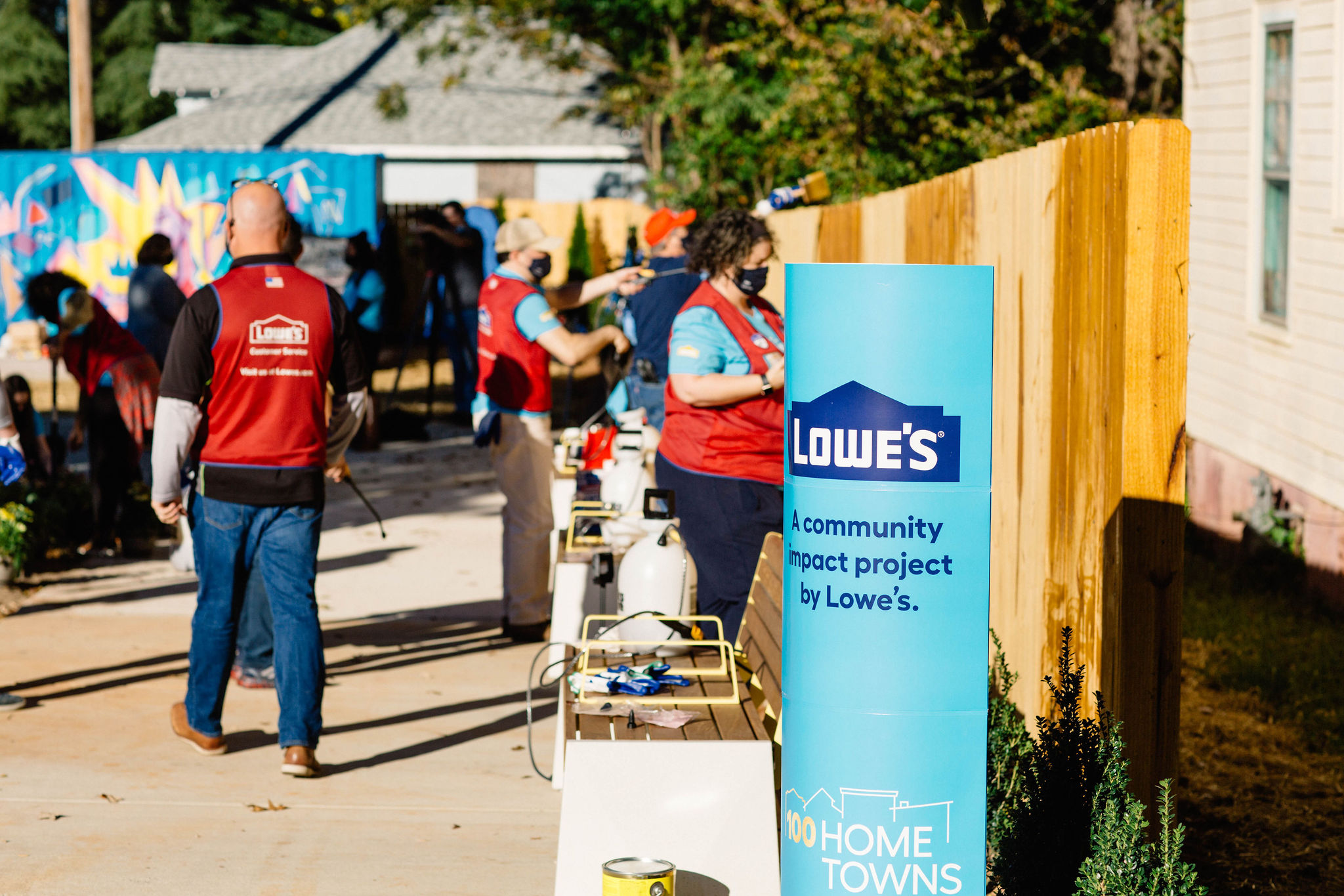Lowe's 2021 Corporate Responsibility report details the company's goals and progress in three key areas: people and communities, product sustainability and operational excellence.