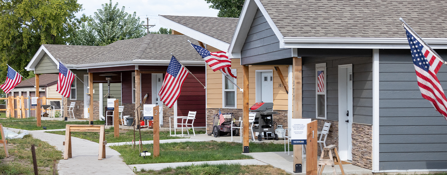 Lowe’s Hometowns Grant Lights the Path to Stability for South Dakota Veterans 