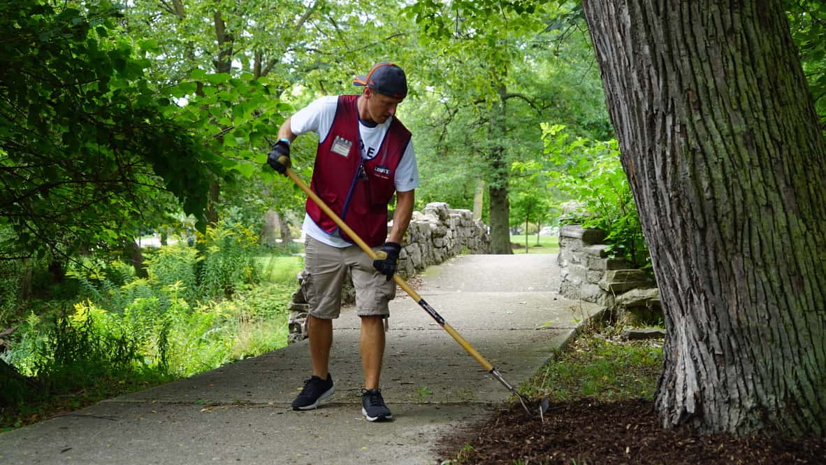 Lowe’s Heroes and volunteer efforts