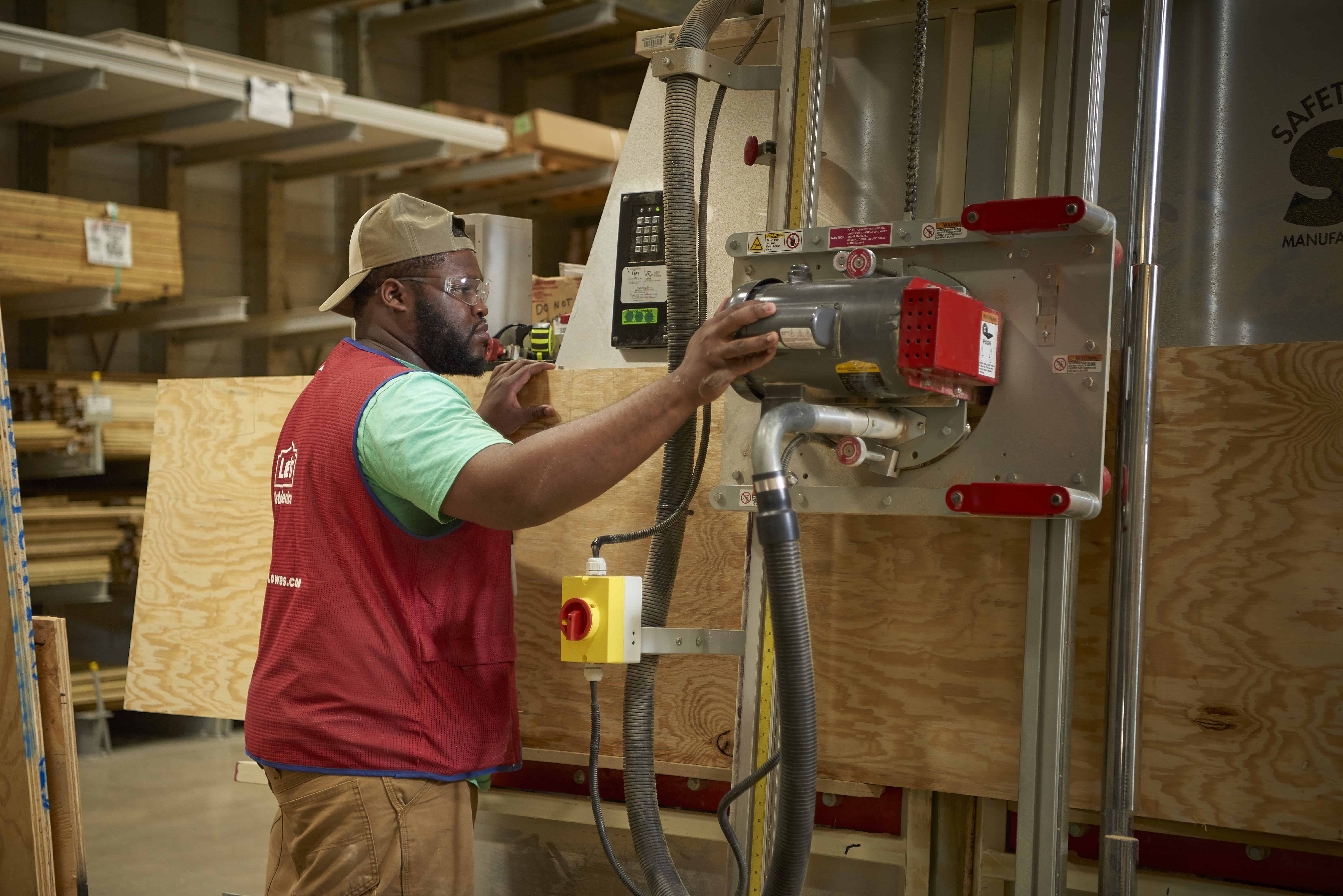 2016.11.05_LowesStore_am5271