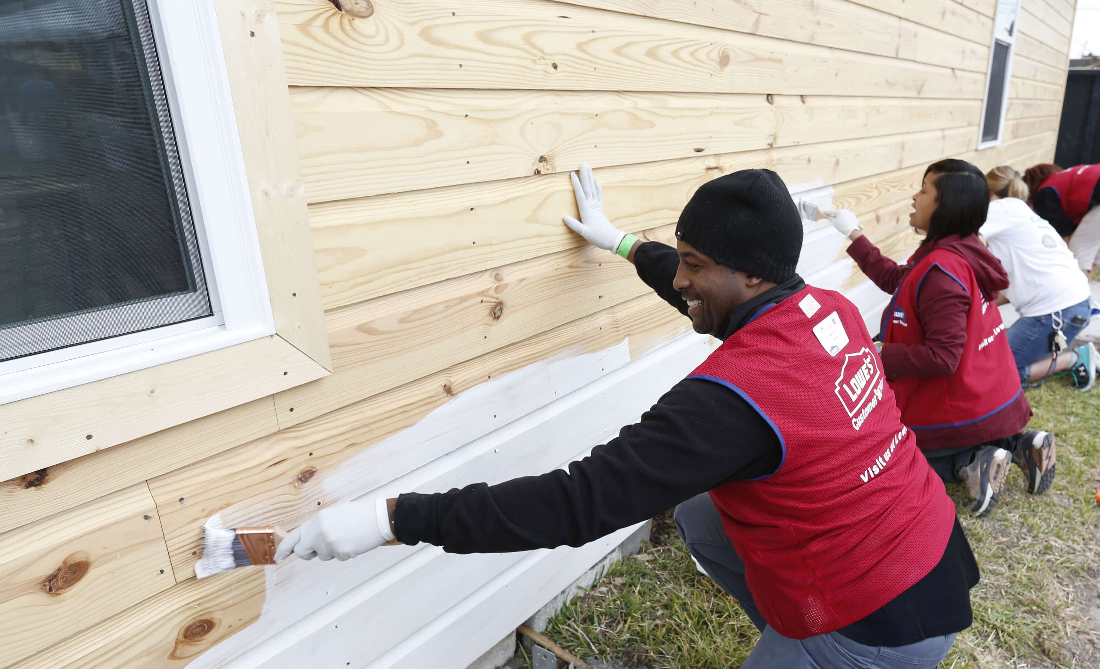 Lowes releases 2016 Social Responsibility Report