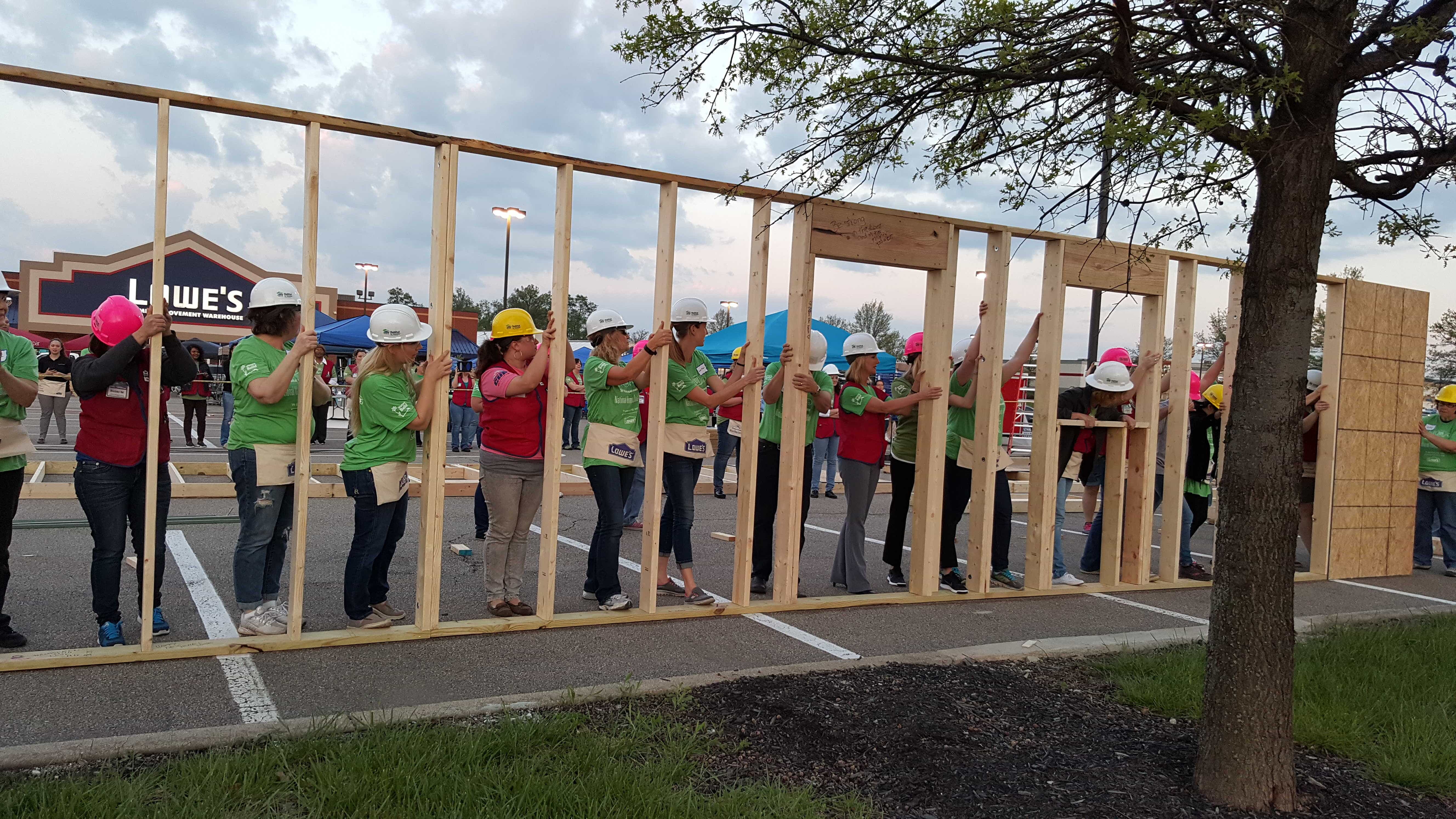 GNO_Cincy_Wall_Raising